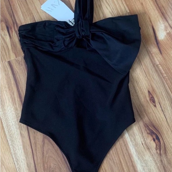 Zara bodysuit black with bow small cutout in the middle - Picture 3 of 6